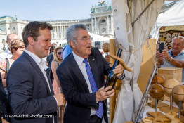 Bundespräsident Dr. Heinz Fischer besucht das Fest Waldviertelpur am Heldenplatz Wien 26.08.2015 Foto: Chris Hofer