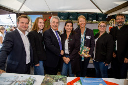 Bundespräsident Dr. Heinz Fischer besucht das Fest Waldviertelpur am Heldenplatz Wien 26.08.2015 Foto: Chris Hofer